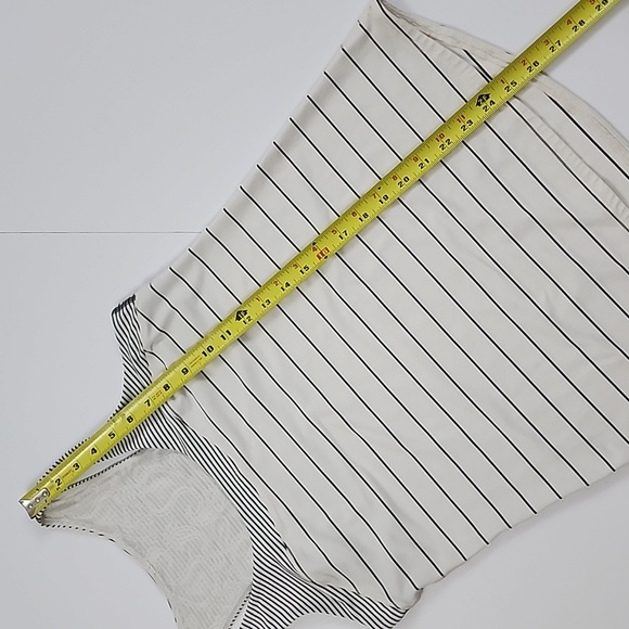 Lululemon Women's Racerback White Black Pin Striped Tank Top Stretch Size 6/8 - Picture 12 of 12